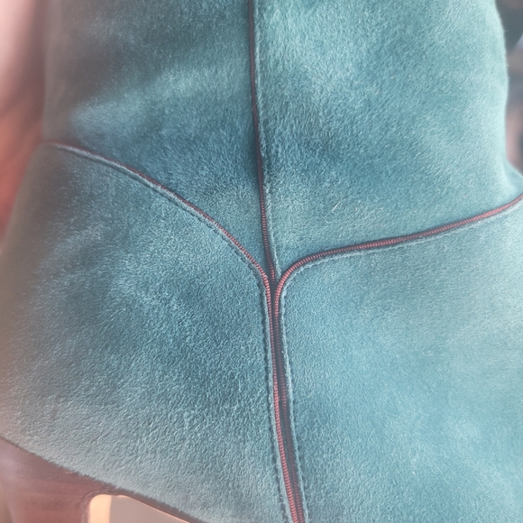 Gorgeous teal suede OTK boot, made in France size 38 but would fit 7.5 - Picture 6 of 6